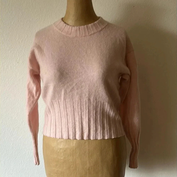 Brodie S light pink cashmere sweater ribbed neckline and cuffs great condition - Picture 1 of 8